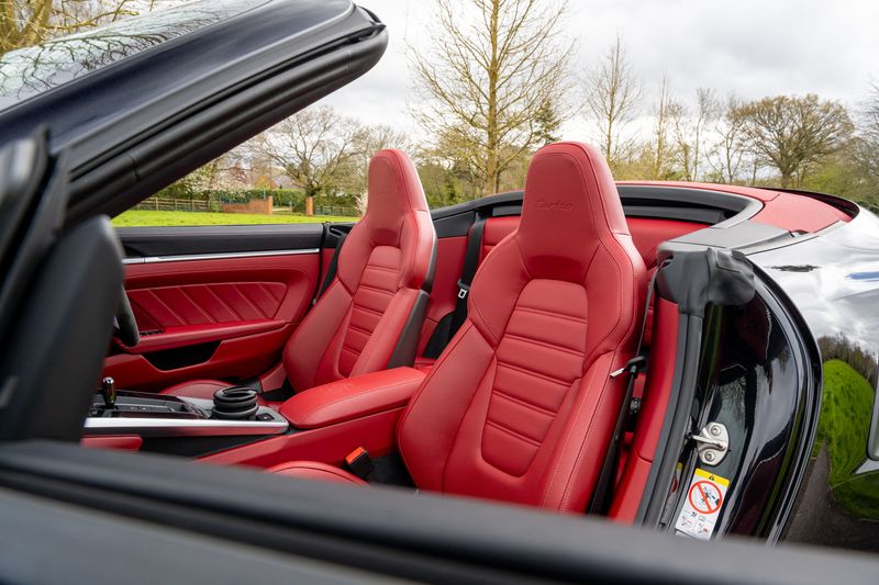 Porsche 992 Turbo Cabriolet PDK