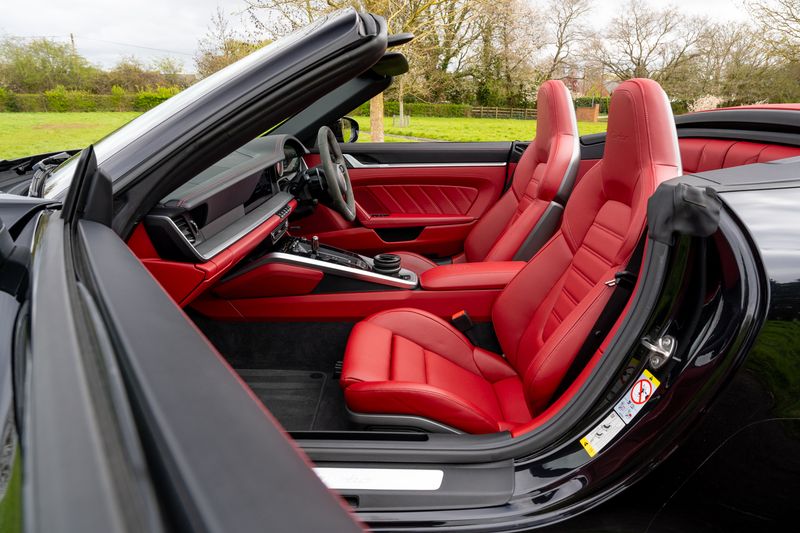 Porsche 992 Turbo Cabriolet PDK