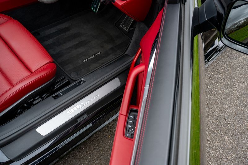 Porsche 992 Turbo Cabriolet PDK