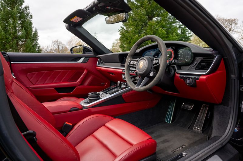 Porsche 992 Turbo Cabriolet PDK