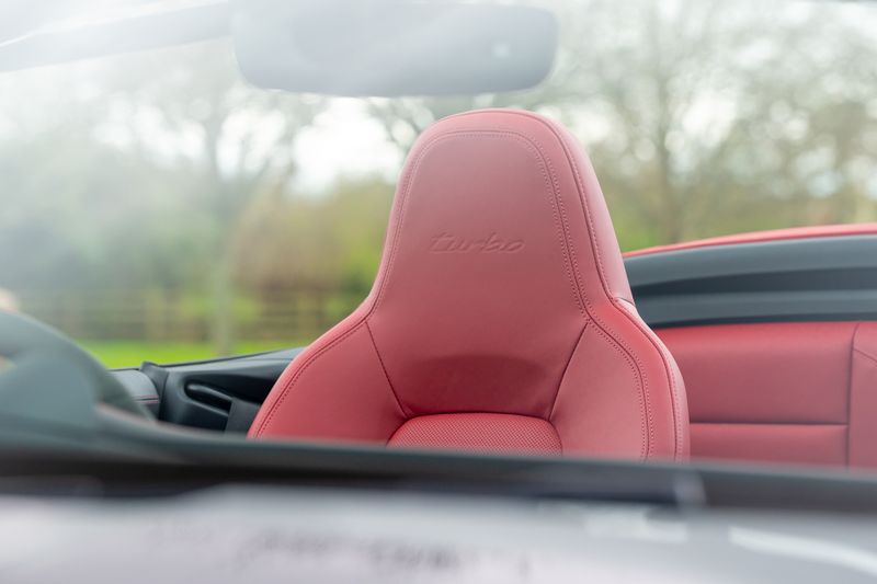 Porsche 992 Turbo Cabriolet PDK