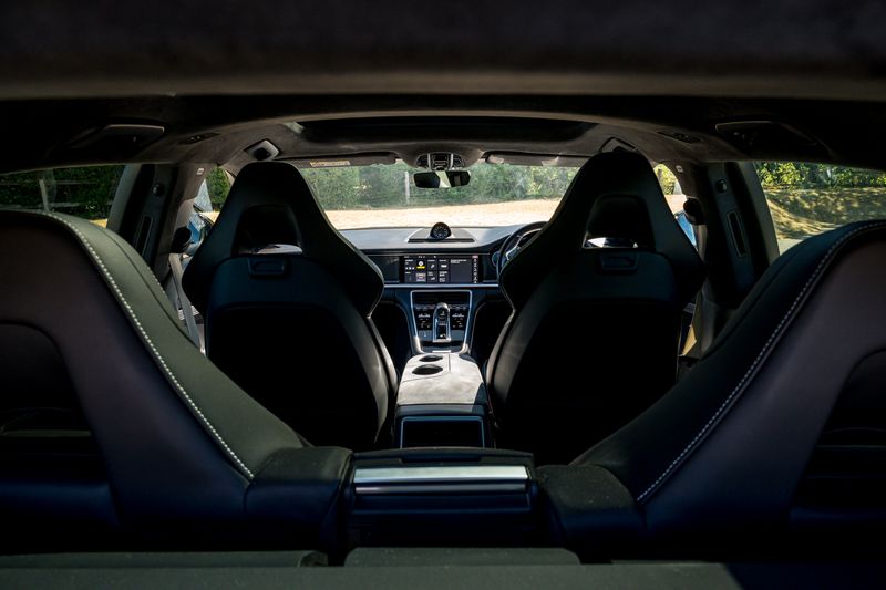 Porsche Panamera 4.0T V8 GTS Sport Turismo PDK