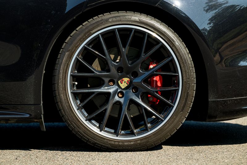 Porsche Panamera 4.0T V8 GTS Sport Turismo PDK