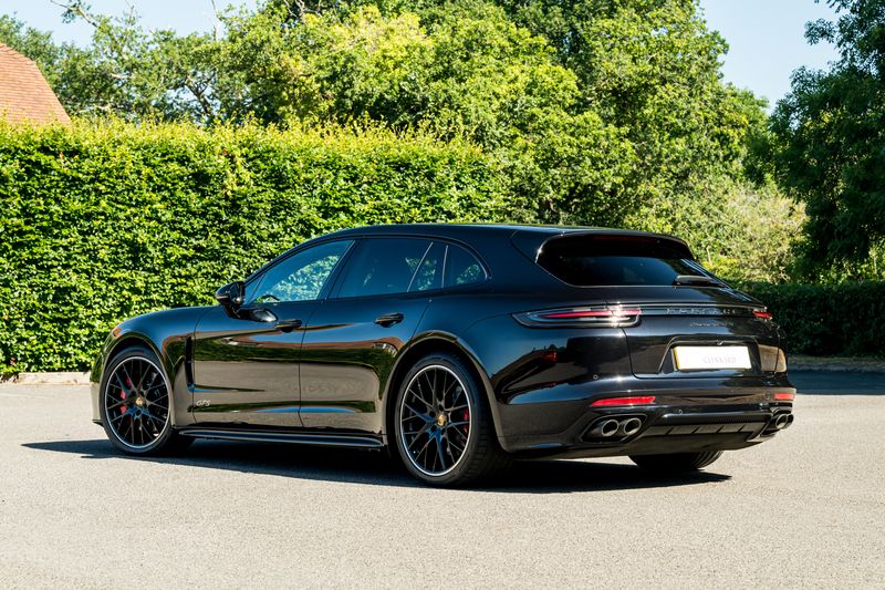 Porsche Panamera 4.0T V8 GTS Sport Turismo PDK