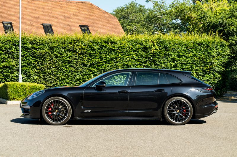 Porsche Panamera 4.0T V8 GTS Sport Turismo PDK