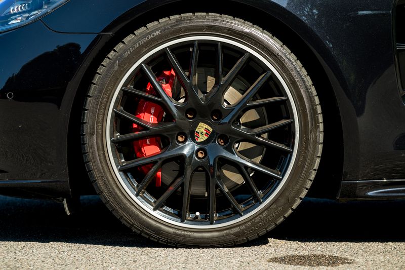 Porsche Panamera 4.0T V8 GTS Sport Turismo PDK