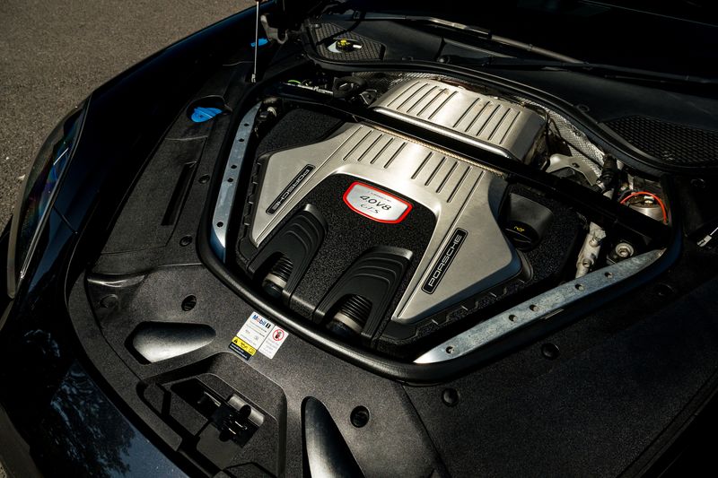 Porsche Panamera 4.0T V8 GTS Sport Turismo PDK