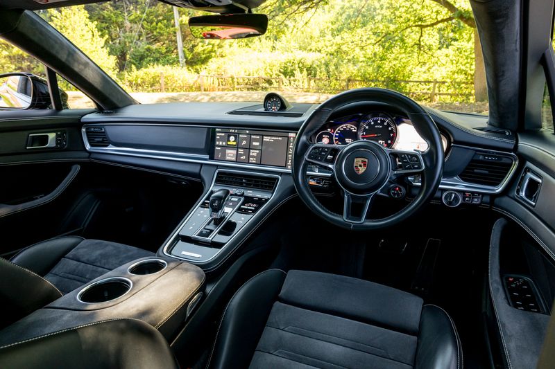 Porsche Panamera 4.0T V8 GTS Sport Turismo PDK