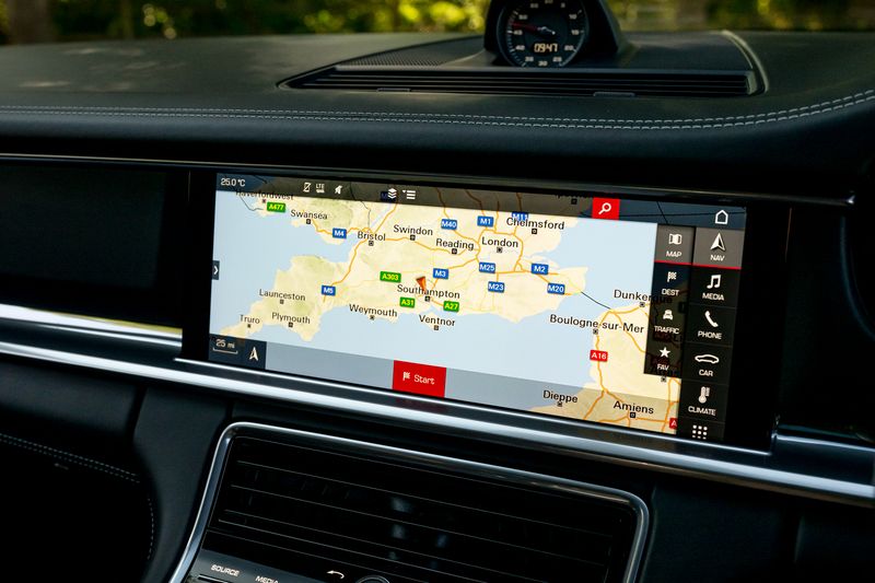 Porsche Panamera 4.0T V8 GTS Sport Turismo PDK