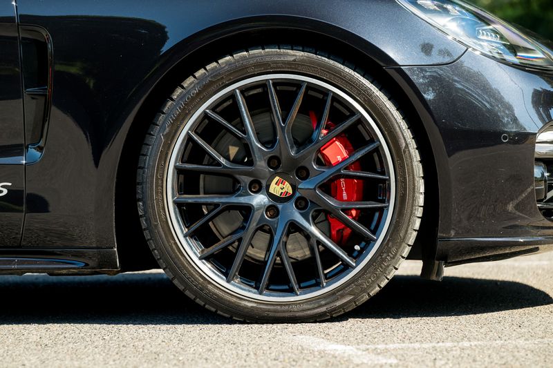 Porsche Panamera 4.0T V8 GTS Sport Turismo PDK