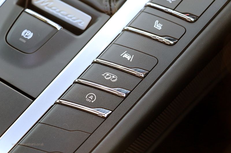 Porsche Macan Turbo PDK