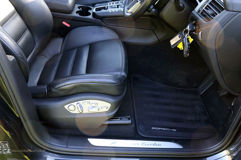 Porsche Macan Turbo PDK