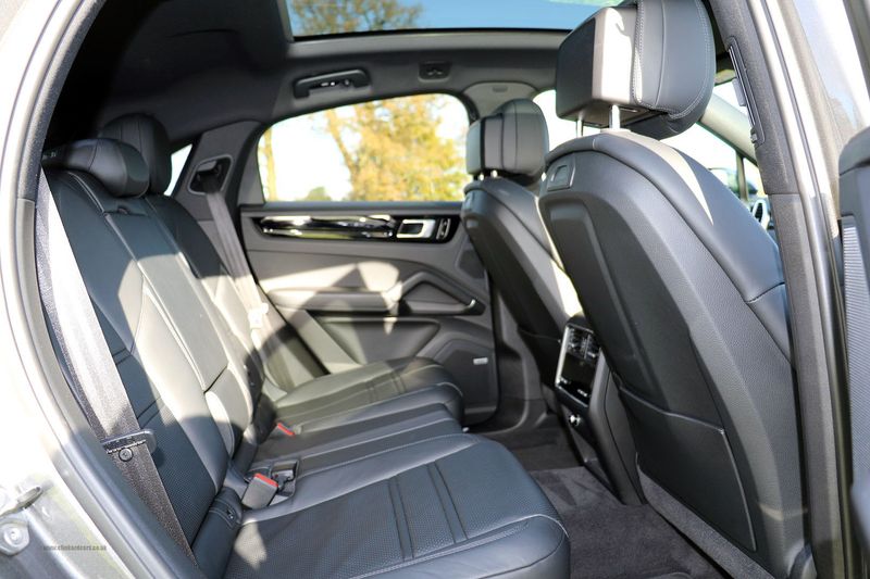 Porsche Cayenne Coupe V6 E-Hybrid Automatic