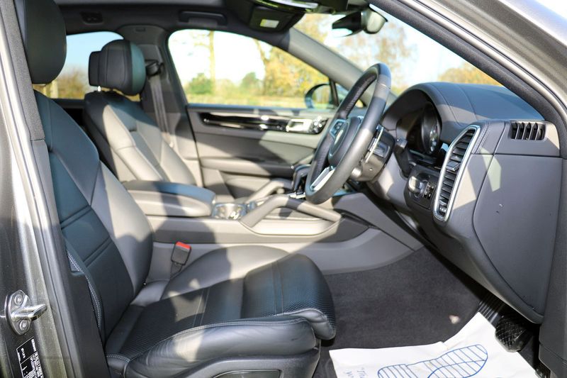 Porsche Cayenne Coupe V6 E-Hybrid Automatic