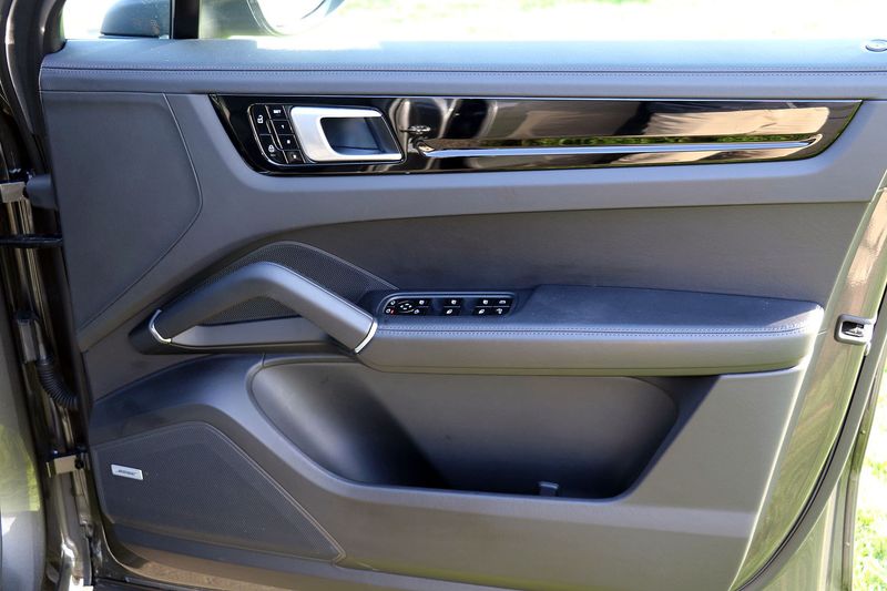 Porsche Cayenne Coupe V6 E-Hybrid Automatic