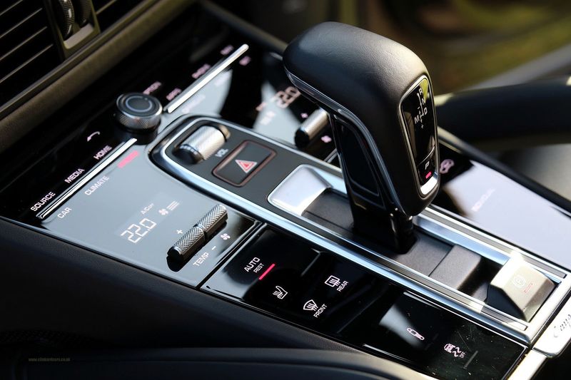 Porsche Cayenne Coupe V6 E-Hybrid Automatic