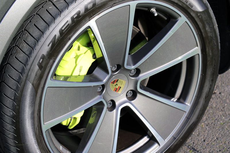 Porsche Cayenne Coupe V6 E-Hybrid Automatic