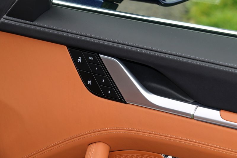 Porsche 992 Sport Classic