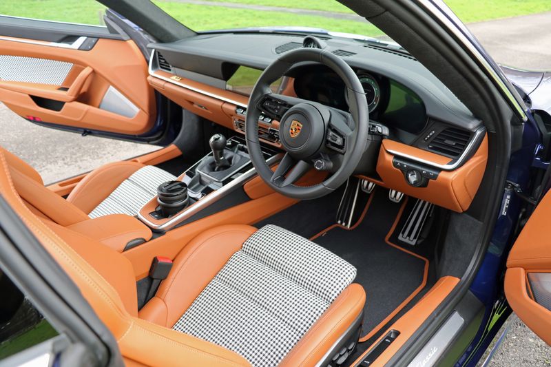 Porsche 992 Sport Classic