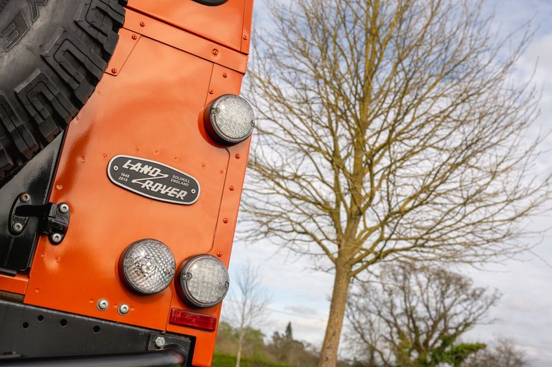 Land Rover 90 2.2 TDCI Adventure