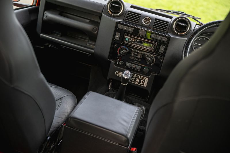 Land Rover 90 2.2 TDCI Adventure