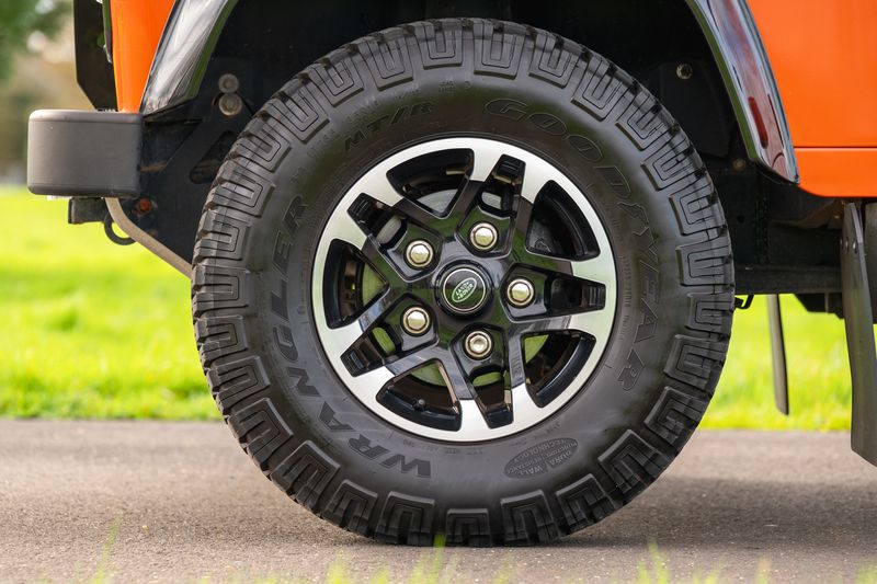 Land Rover 90 2.2 TDCI Adventure