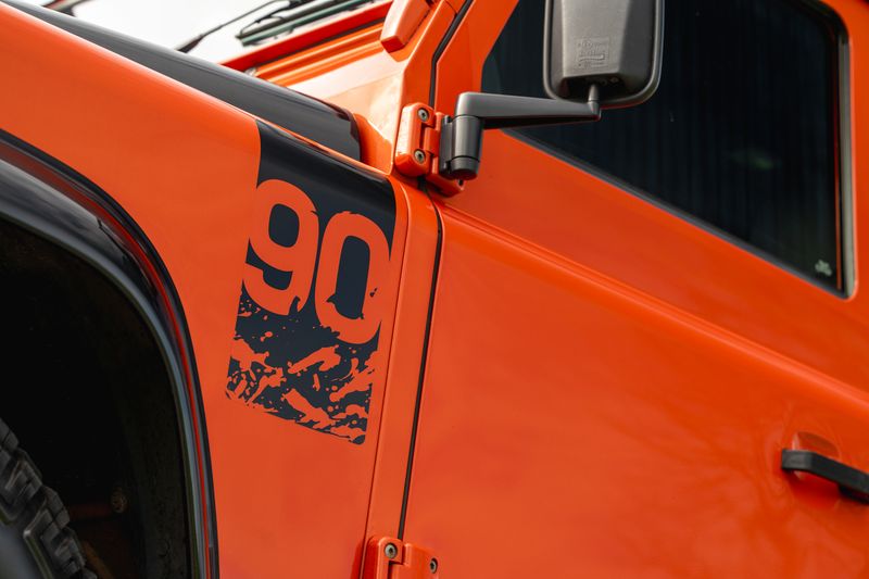 Land Rover 90 2.2 TDCI Adventure