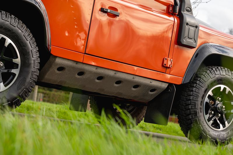 Land Rover 90 2.2 TDCI Adventure