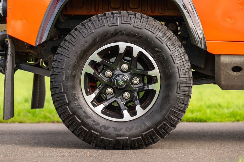 Land Rover 90 2.2 TDCI Adventure