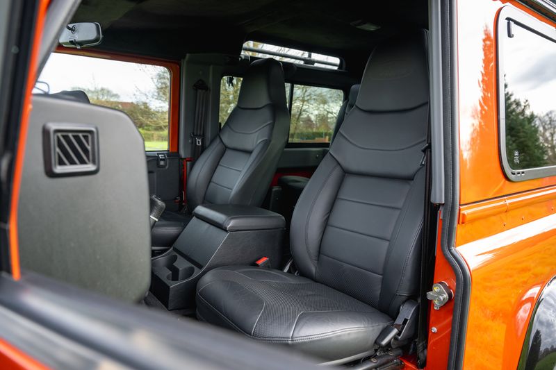 Land Rover 90 2.2 TDCI Adventure