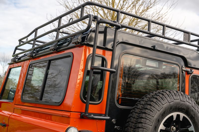 Land Rover 90 2.2 TDCI Adventure