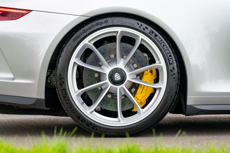 Porsche 911 (991) GT3 Touring