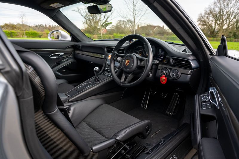 Porsche 911 (991) GT3 Touring