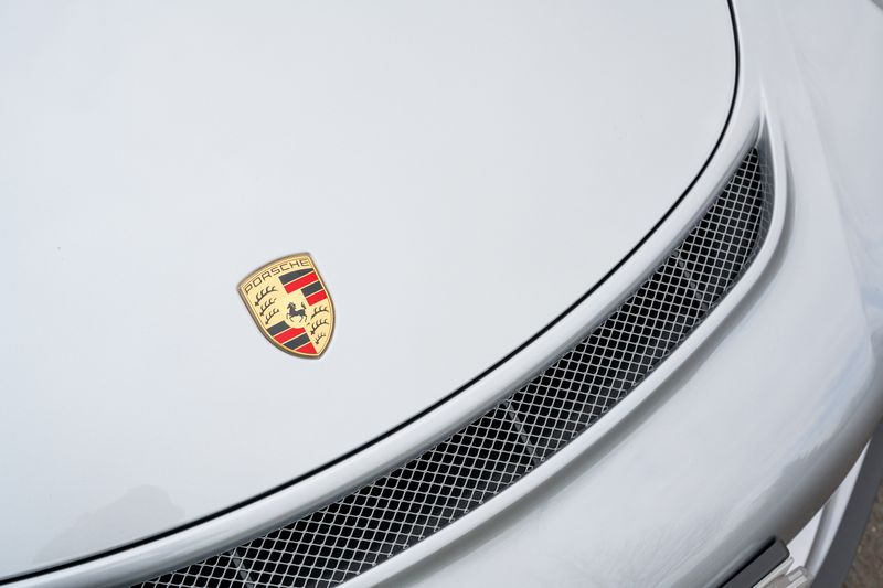 Porsche 911 (991) GT3 Touring