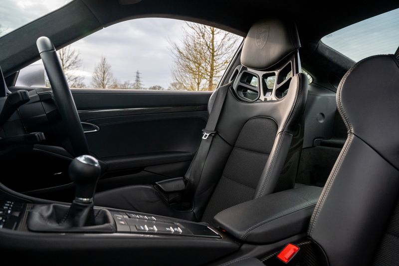 Porsche 911 (991) GT3 Touring