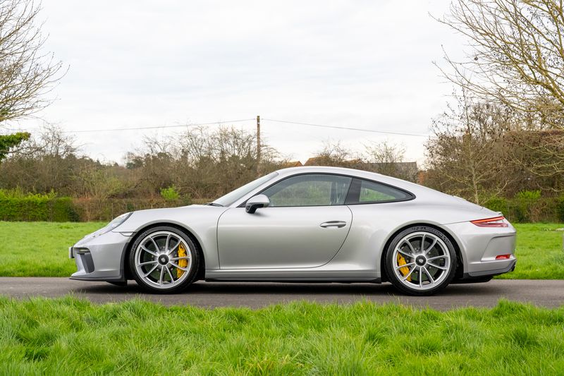 Porsche 911 (991) GT3 Touring