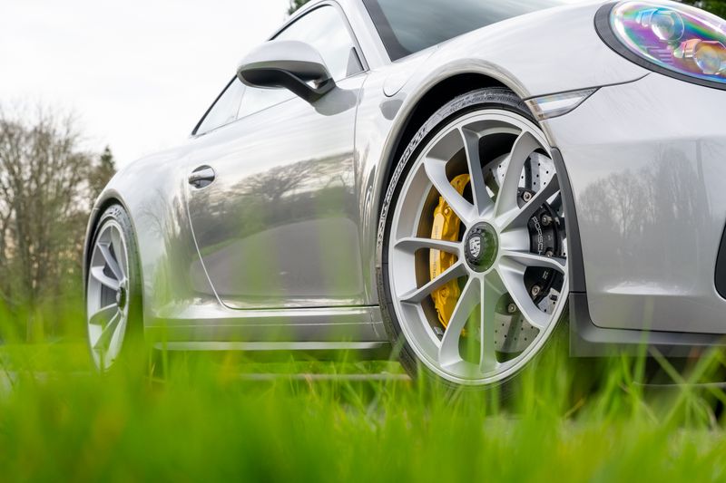 Porsche 911 (991) GT3 Touring