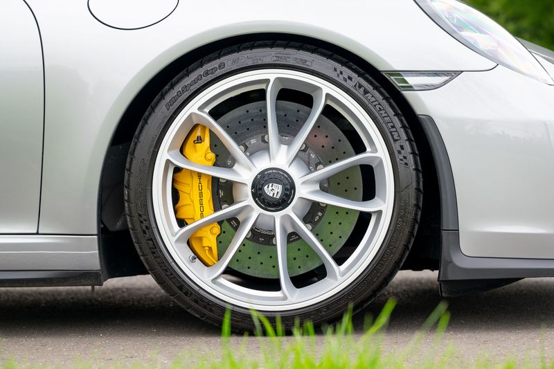 Porsche 911 (991) GT3 Touring