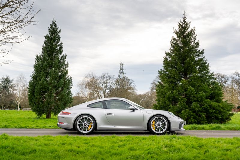 Porsche 911 (991) GT3 Touring