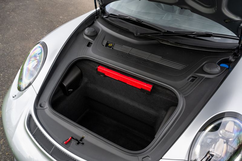 Porsche 911 (991) GT3 Touring