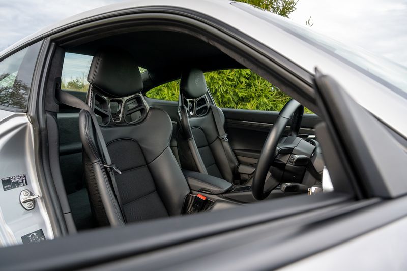 Porsche 911 (991) GT3 Touring