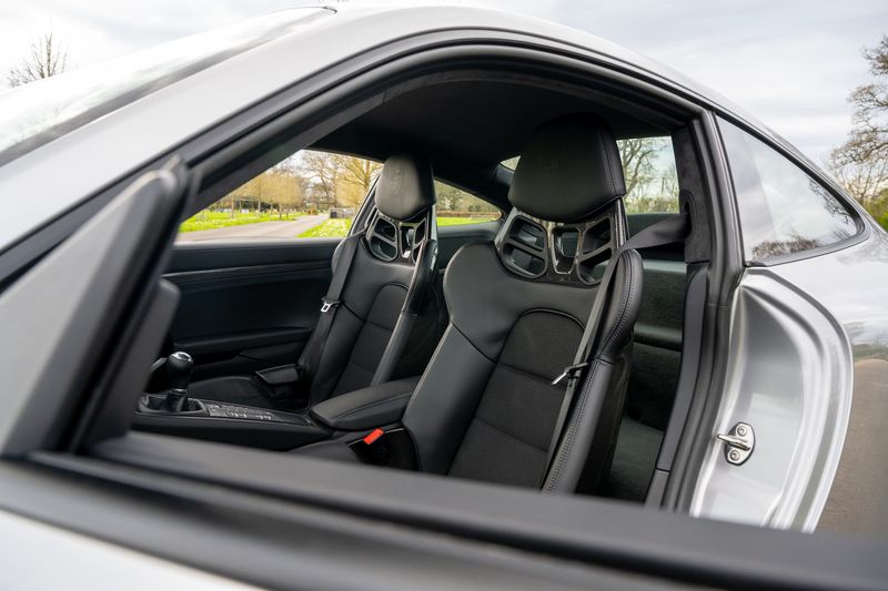Porsche 911 (991) GT3 Touring