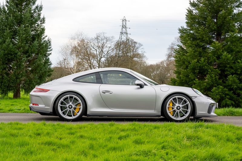 Porsche 911 (991) GT3 Touring