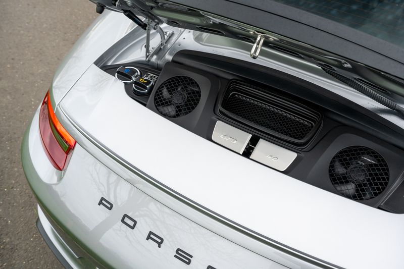 Porsche 911 (991) GT3 Touring