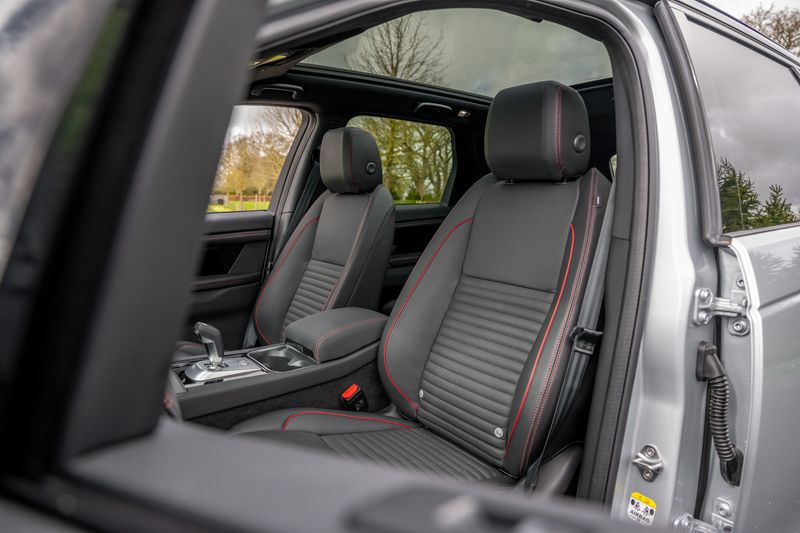 Landrover Discovery Sport 2.0 D200 R-Dynamic SE Auto 4WD