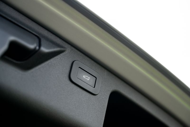 Landrover Discovery Sport 2.0 D200 R-Dynamic SE Auto 4WD