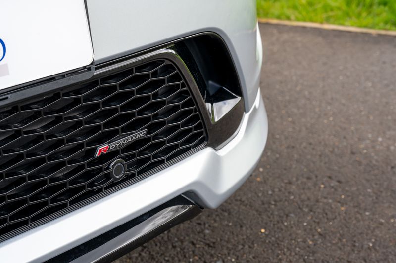 Landrover Discovery Sport 2.0 D200 R-Dynamic SE Auto 4WD