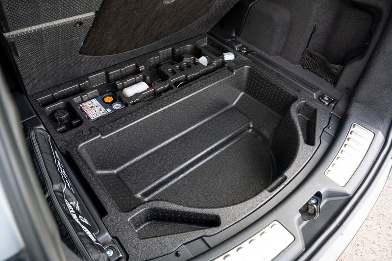 Landrover Discovery Sport 2.0 D200 R-Dynamic SE Auto 4WD