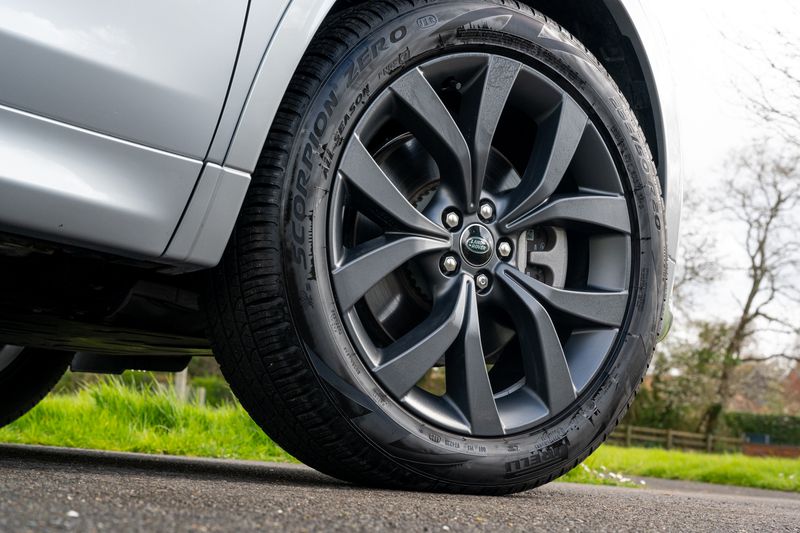 Landrover Discovery Sport 2.0 D200 R-Dynamic SE Auto 4WD