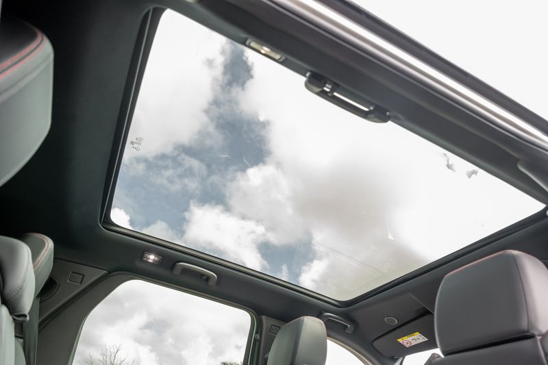 Landrover Discovery Sport 2.0 D200 R-Dynamic SE Auto 4WD